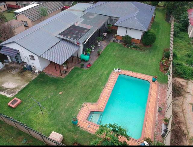 4 BEDROOM HOUSE FOR SALE IN WITPOORTJIE